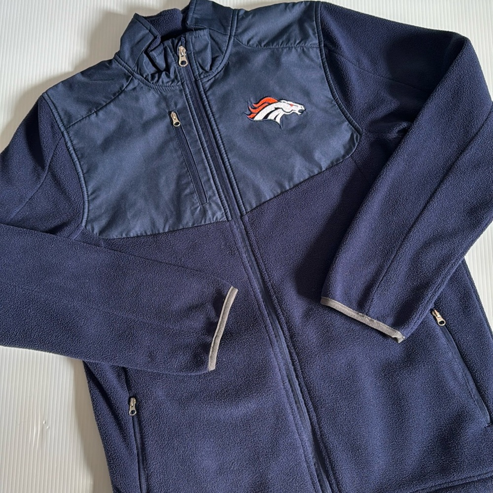 Denver Broncos full zip, mock neck, navy blue fleece jacket. Boys size Large